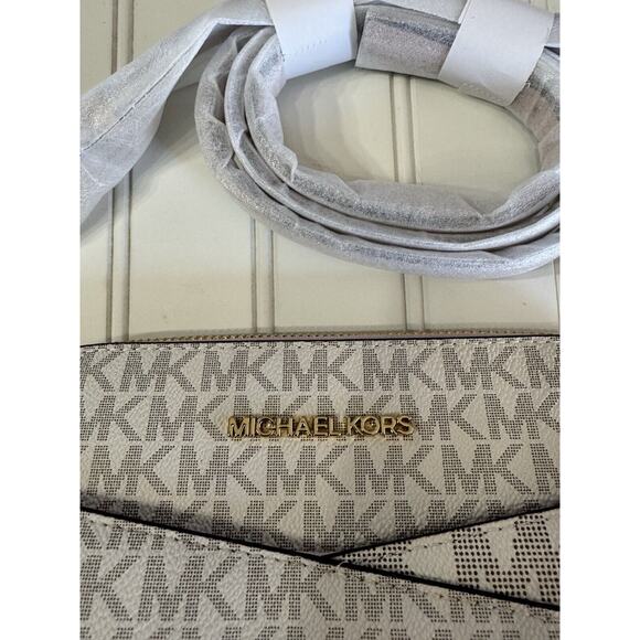 NWT Michael Kors Jet Set Travel Medium Dome Crossbody Powdered Blush MSRP $400 - Picture 3 of 7